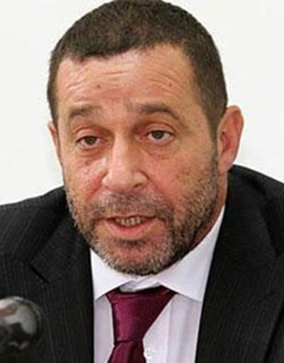 KKTCde Denktaş, Maliye Bakanlığı görevinden istifa etti