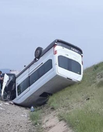 Kırıkkalede minibüs devrildi: 8 yaralı