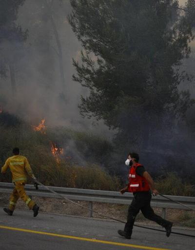 İsrailde yangın nedeniyle yüzlerce kişi tahliye edildi