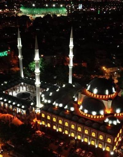 Kadir Gecesi iftar saatleri: Bugün iftar saat kaçta (İstanbul, Ankara, İzmir)