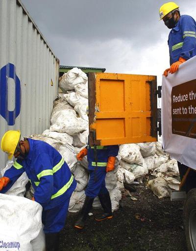 Everestten 11 ton çöp toplandı
