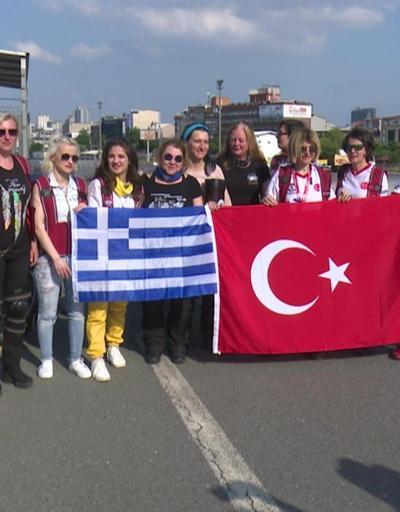 Kadın motosiklet sürücüleri farkındalık için Türkiyedeler