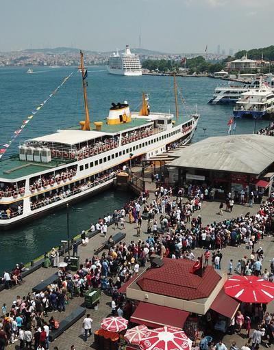 İstanbulda iskeleler doldu taştı