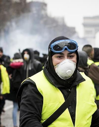 Fransada sarı yeleklilerin gösterileri devam ediyor