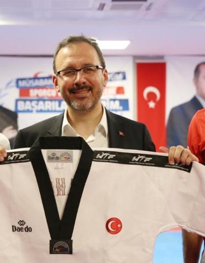 Bakan Kasapoğlu Konyada amatör sporcularla buluştu