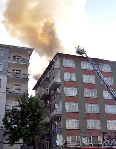 Ankara’da yangın 6 katlı binanın çatısı alev aldı