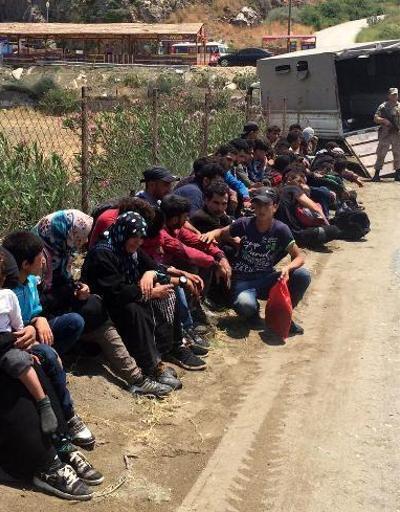 Yayladağında 40 kaçak göçmen yakalandı