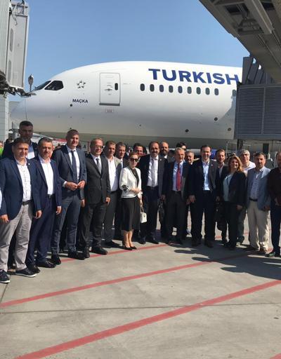 THYnin  Maçka uçağı Şehit Eren Bülbül anısına Trabzona uçtu