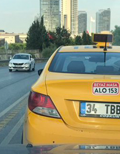 Görüntüler İstanbuldan Yol kesip tehdit eden taksici kamerada