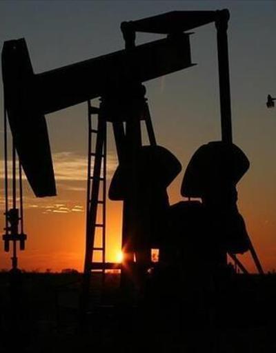 Brent petrolün varil fiyatı uluslararası piyasalarda 62,98 dolardan işlem görüyor.