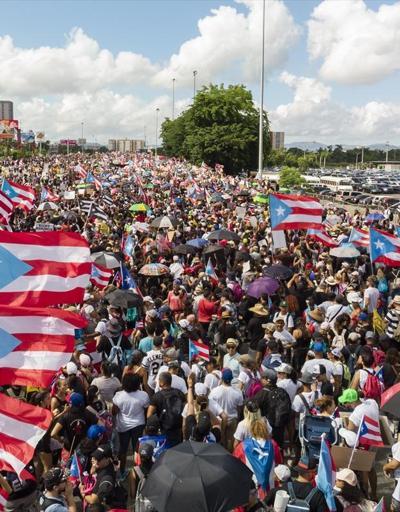 Porto Rikoda sokaklar karıştı: Ricky Martin de ülkesindeki gösterilere destek verdi