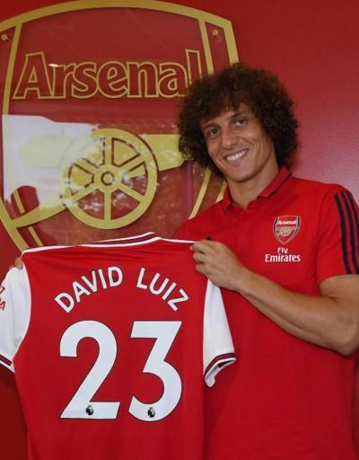 David Luiz Arsenal ile imzaladı