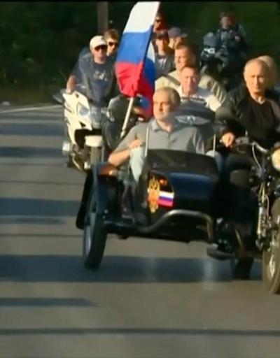 Putin motosikletiyle şov yaptı