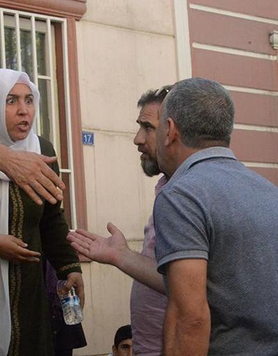 Oturma eylemi yapan aileyle HDPliler arasında arbede çıktı