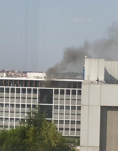 İstanbulda özel üniversite binasında yangın