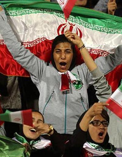 İranda kendini yakan kadın taraftar hayatını kaybetti