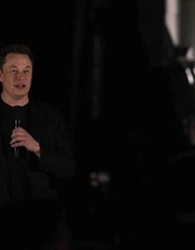 Elon Musk, Aya ve Marsa insan taşıyacak Starshipi tanıttı