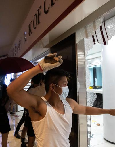 Hong Kongda eylemcilere uyarı: Çin ordusu müdahale edebilir