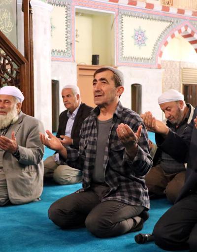 Barış Pınarı Harekatı için camilerde Fetih Suresi okundu