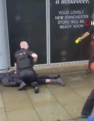 Manchester’da bıçaklı saldırı