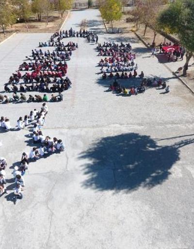 Vandaki öğrencilerden Barış Pınarı Harekatına destek