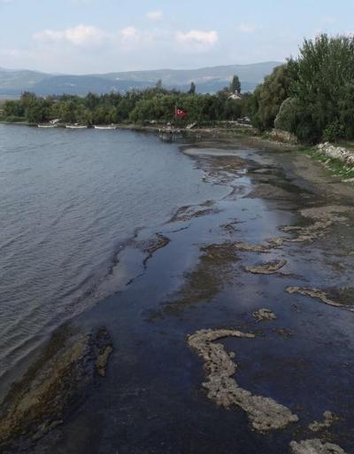 Marmaranın en büyük gölü İznik, 25 metre çekildi