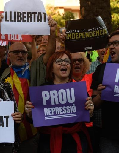 350 bin kişi katıldı Katalonyada gösteriler sürüyor