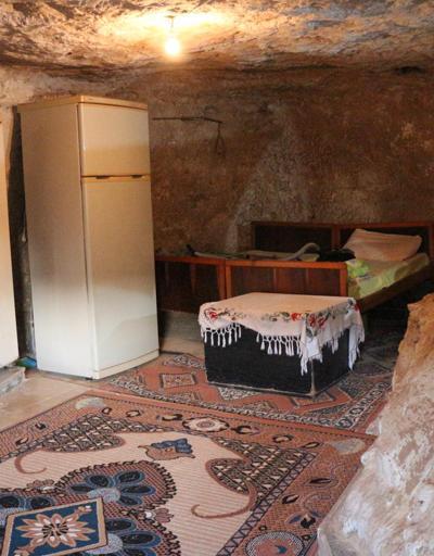 Mağarada yaşayanlar için villa yapıldı