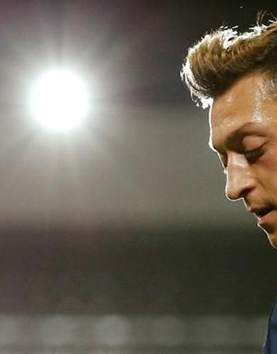 Futbol otoritelerinden Mesut Özile destek