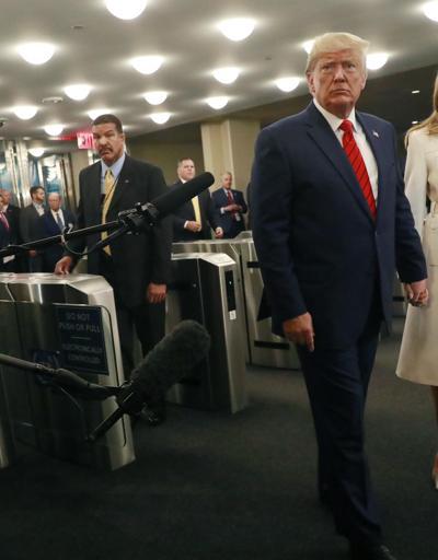 Donald Trump adaylık sinyali vermişti: Melania Trump tekrar ‘first lady’ olmak istiyor mu