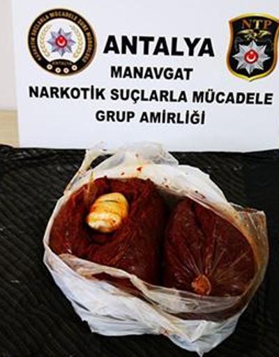 Antalyada salça poşetine gizlenmiş esrar ele geçirildi