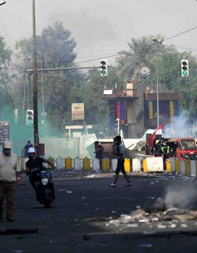 Bağdat’ta protestocularla güvenlik güçleri arasında çatışma