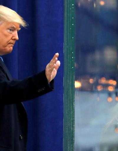 Dikkat çeken kareler Trump, kurşun geçirmez camın arkasından konuştu