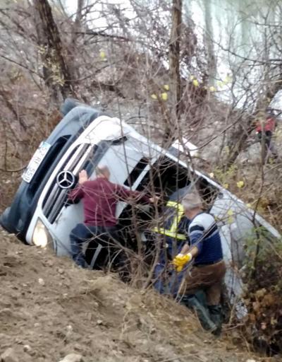 Kadın hentbol takımını taşıyan minibüs kaza yaptı: 2 ölü, 14 yaralı