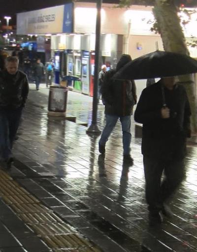 Son dakika İstanbulda yağmur etkili oluyor