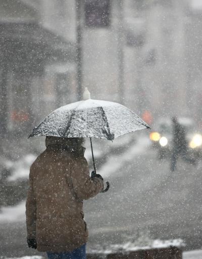 Kar kapıya dayandı Hava durumu 5 Ocak: Meteoroloji İstanbul için saat verdi