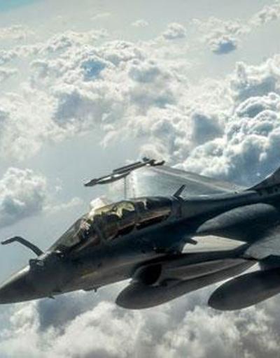 Mısırda eğitim uçuşu yapan savaş uçağı düştü