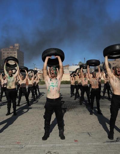 Filistinli gençler zorlu askeri eğitimden geçti