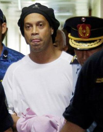 Ronaldinhonun cezası ev hapsine çevrildi