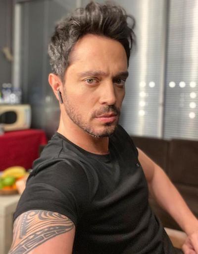 Murat Boz Instagramda kaslarını sergiledi
