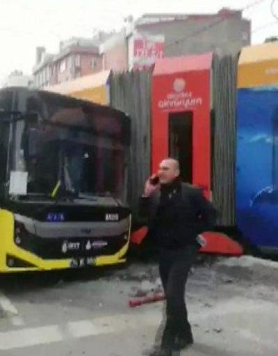 Tramvay otobüse çarptı