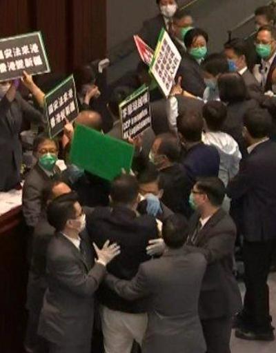 Hong Kong Meclisi yine karıştı