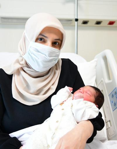 Başakşehir Çam ve Sakura Şehir Hastanesinde ilk bebek dünyaya geldi