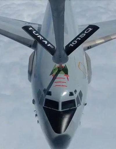 NATOya ait AWACS uçağına havada yakıt ikmali
