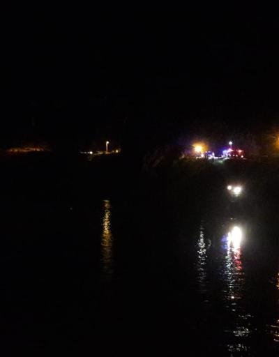 Son dakika haberi Minibüs Fırat Nehrine uçtu: 2 ölü, 4 yaralı