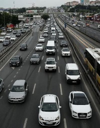 Haftanın son iş gününde İstanbul trafiğinde yoğunluk