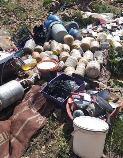 PKKlı teröristlere ait sığınakta ele geçirilen malzemeler imha edildi