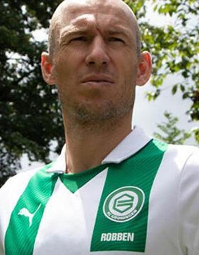 Arjen Robben futbola geri döndü