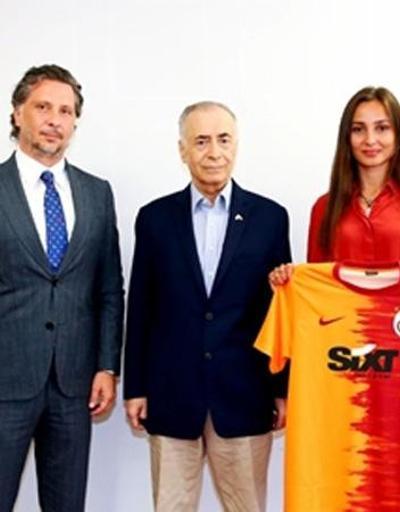 Galatasaraya yeni forma sponsoru