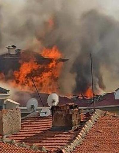 Ankarada çatı yangını
